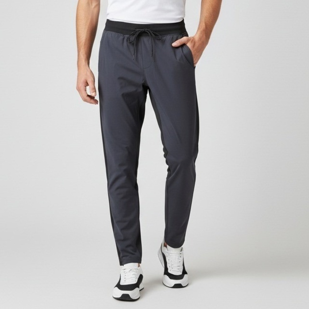 Lululemon Mens Size Small The Great Wall Quick Drying Pocket Pants Casual